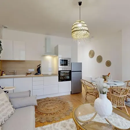 Printemps T2 Cosy Avec Sauna Proche Centre-ville Apartment *